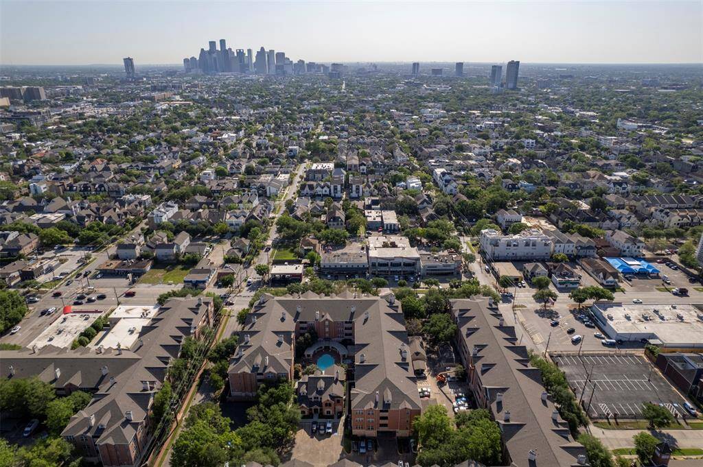 This aerial photo showcases the condo’s proximity to downtown Houston.