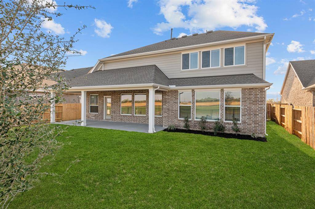Welcome to The Baltimore by David Weekley Homes. Move-In-Ready Now!!