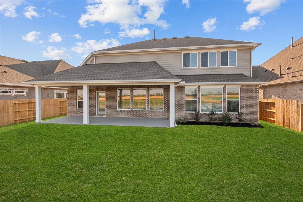 Welcome to The Baltimore by David Weekley Homes. Move-In-Ready Now!!