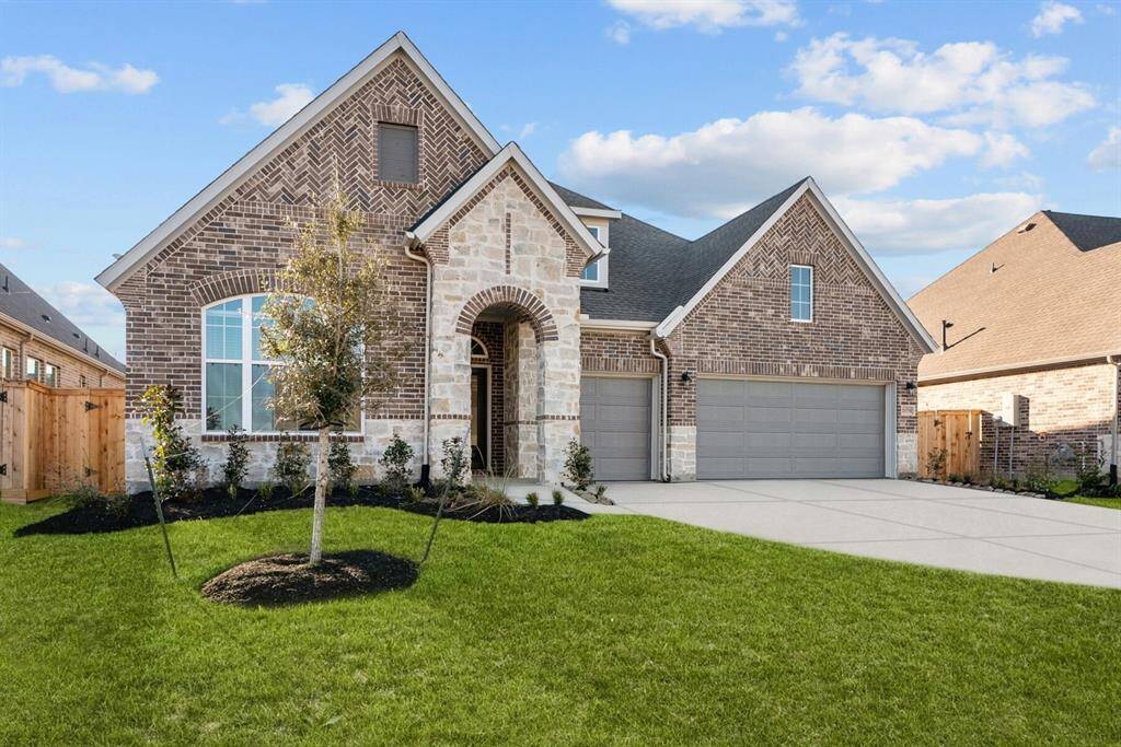 Welcome to The Grayden by David Weekley Homes. Move-In-Ready Now!