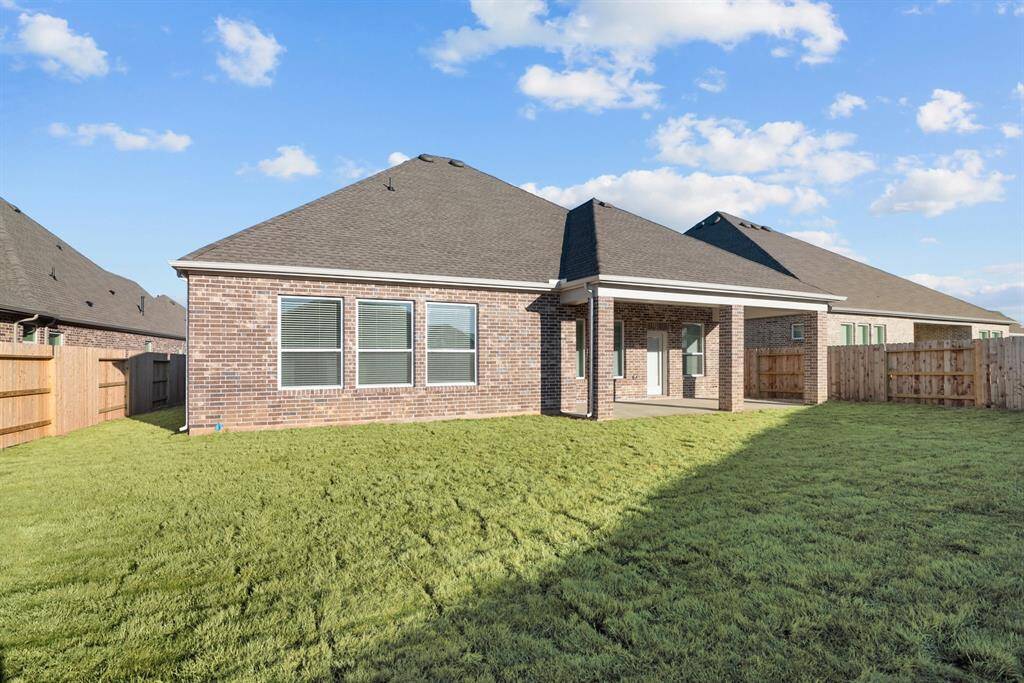 Welcome to The Grayden by David Weekley Homes. Move-In-Ready Now!