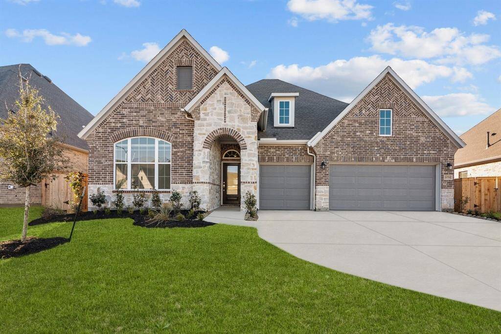 Welcome to The Grayden by David Weekley Homes. Move-In-Ready Now!
