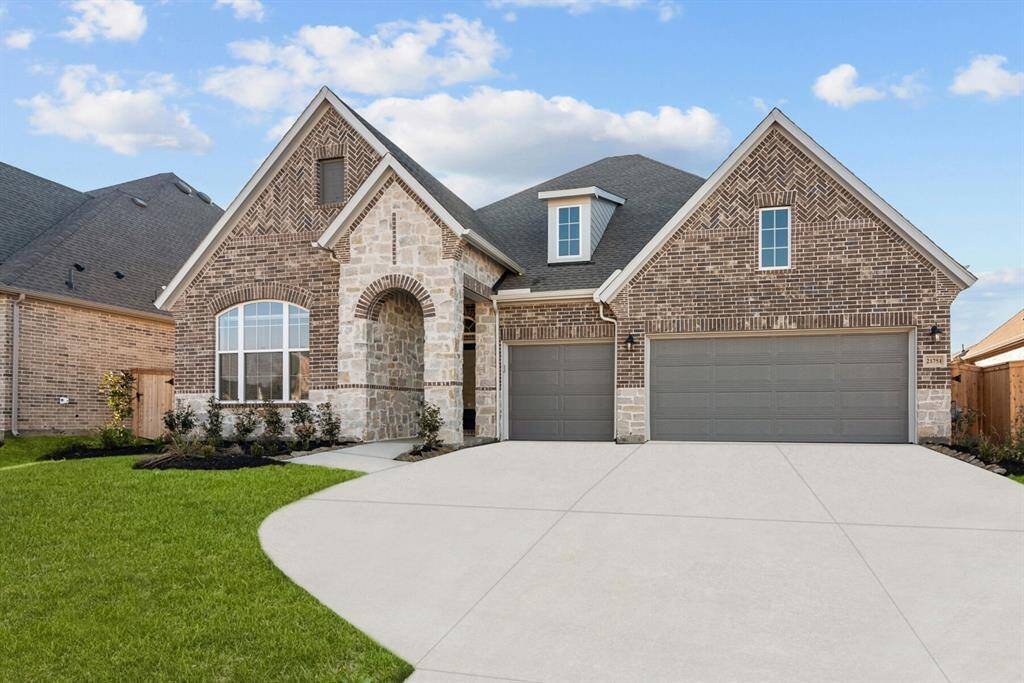 Welcome to The Grayden by David Weekley Homes. Move-In-Ready Now!