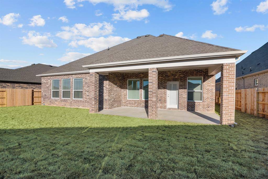 Welcome to The Grayden by David Weekley Homes. Move-In-Ready Now!