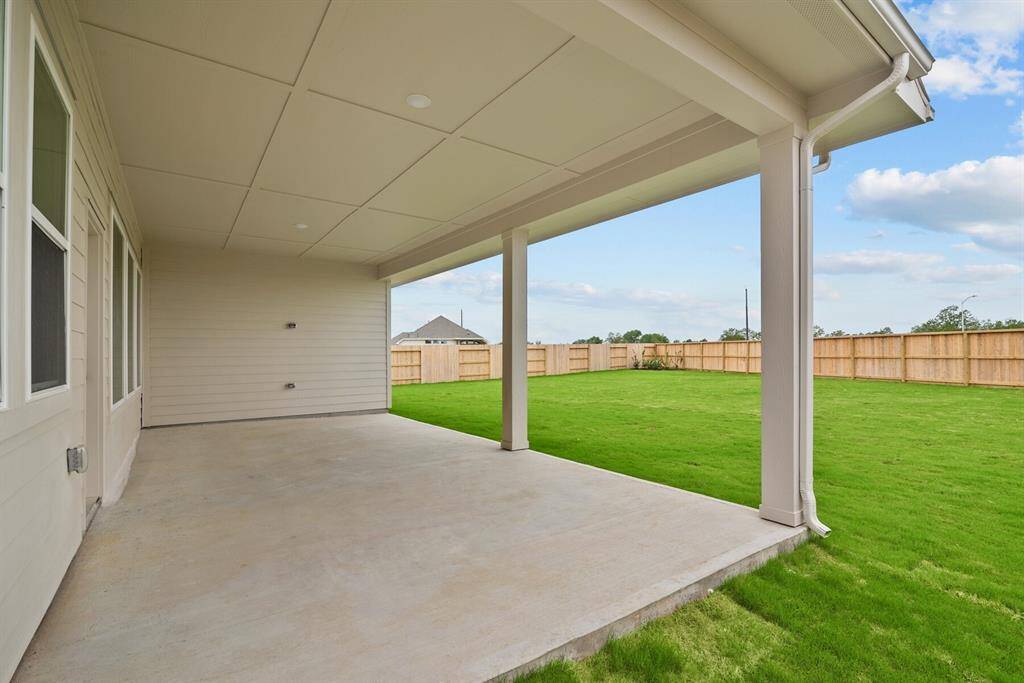 Welcome to The Ridgegate by David Weekley Homes. Move-In-Ready Now!