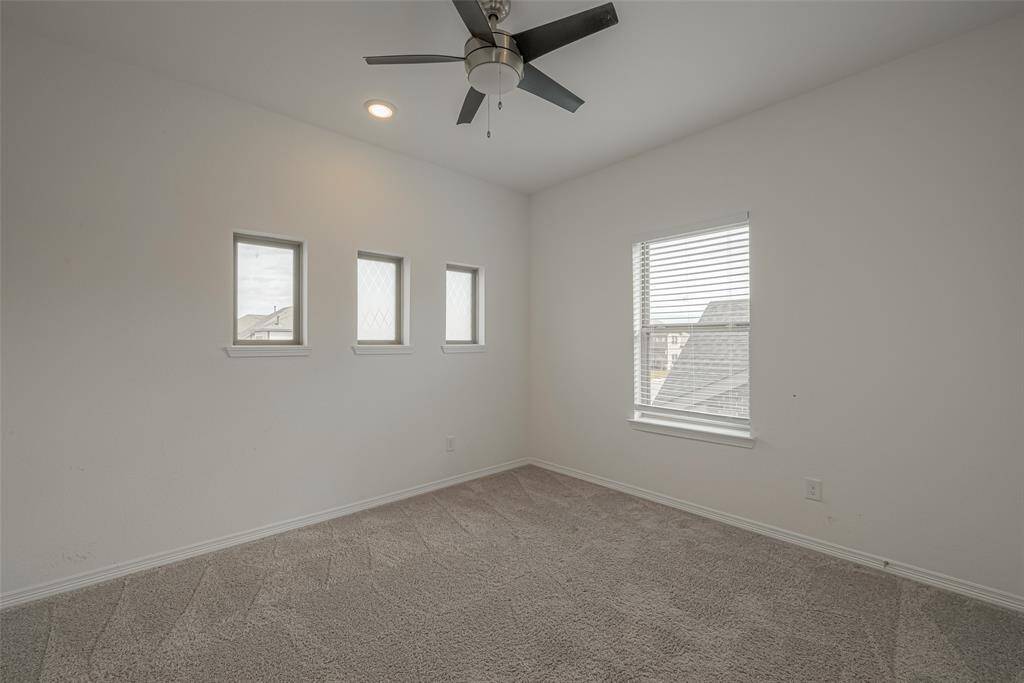 Secondary bedroom