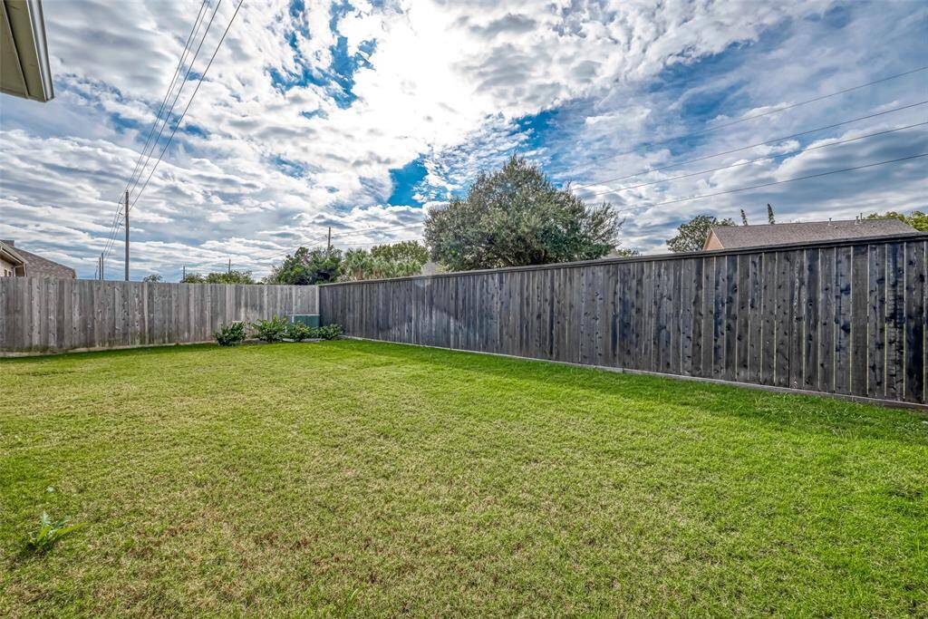 Spacious back yard