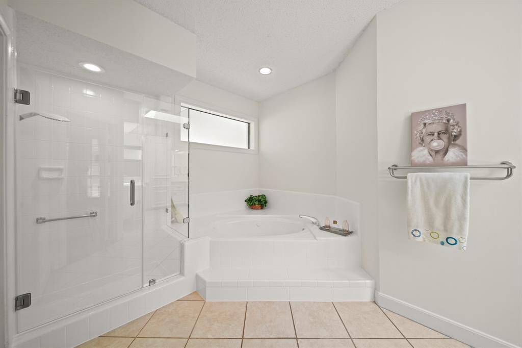 The Primary shower and tub are crisp, clean and the envy of the street!