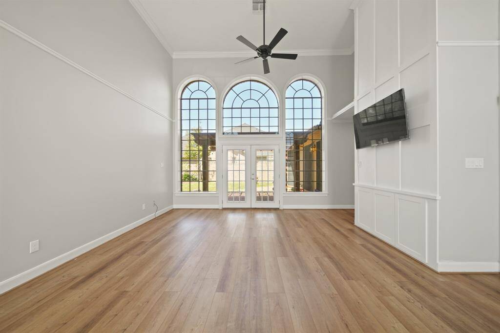 Great Family room with backyard access.