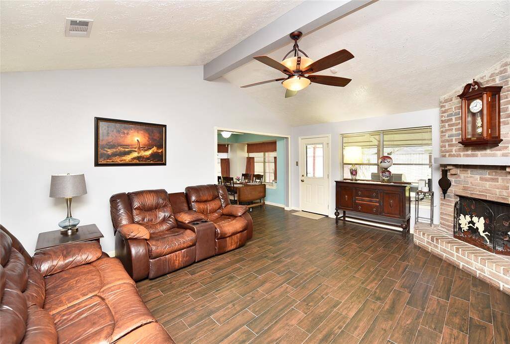 This view is looking from the family room into the dining area.