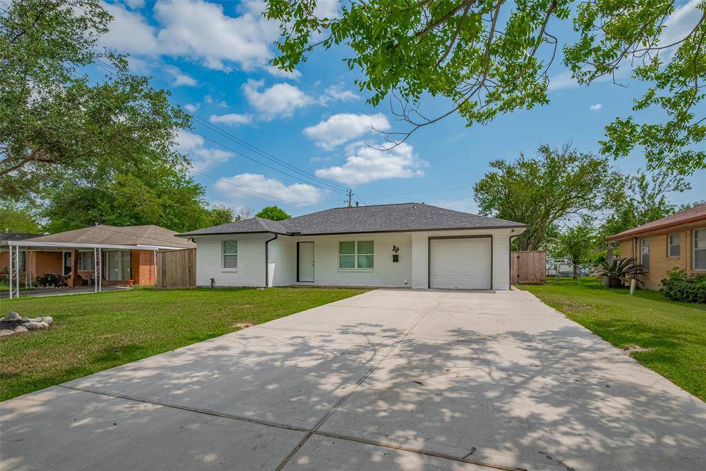 Features 3 bedrooms, 1 1/2 baths and family room