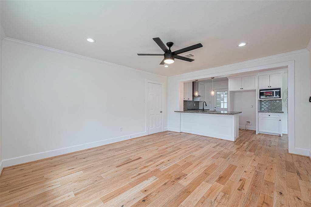 Open style family room ready to  enjoy with family and friends