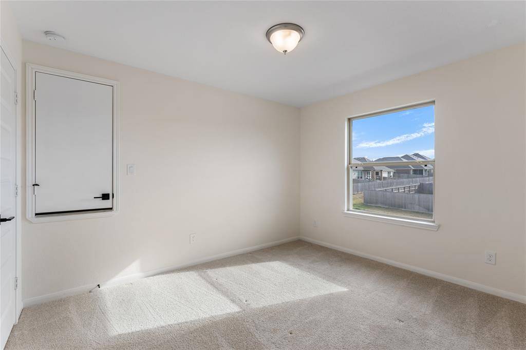 Secondary bedroom