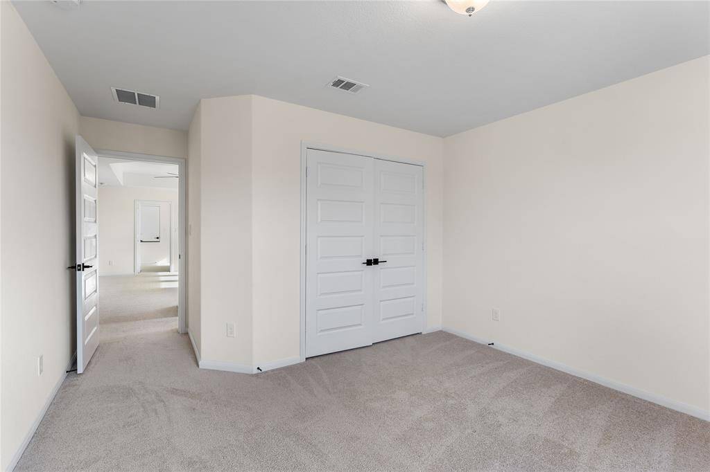 Secondary bedroom