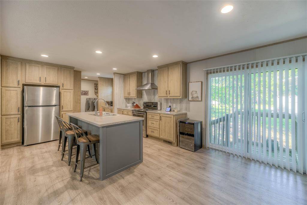 More cabinet space around refrigerator