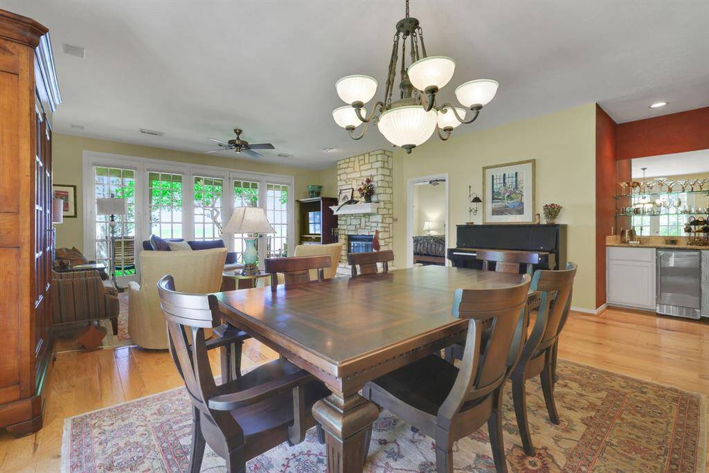 Dining area for family get-togethers