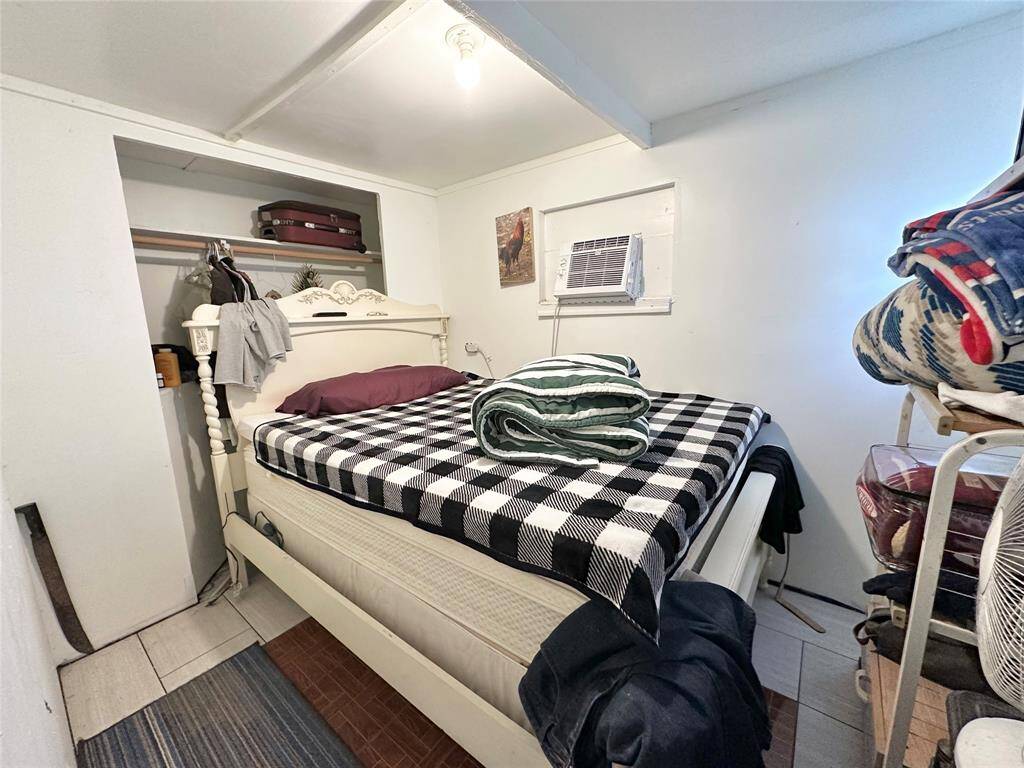 Manufacture home bedroom 1