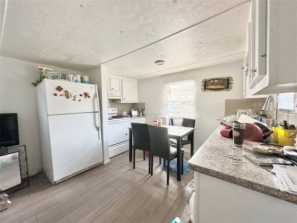 Manufacture home kitchen/dining