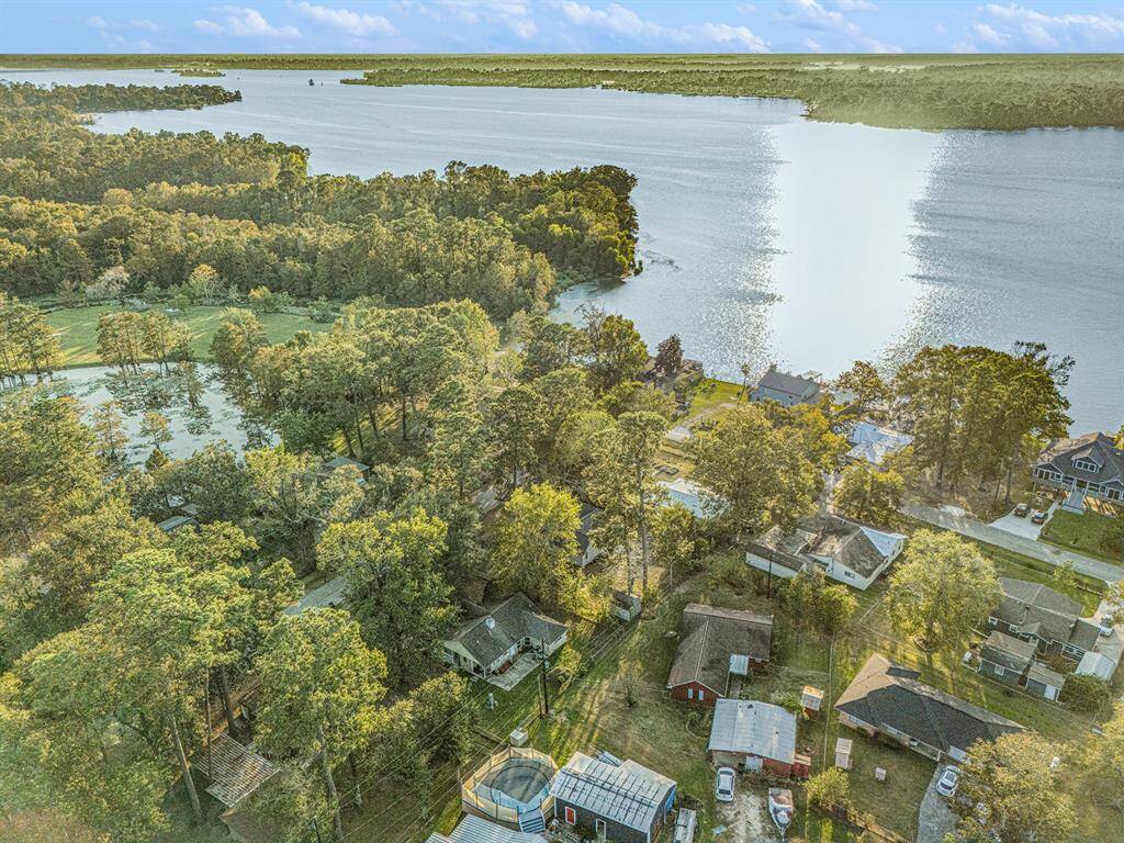 Imagine spending your time off retreating with the water view surroundings!