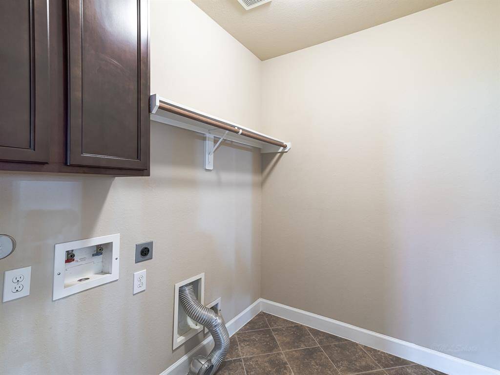 Utility room in the room downstair