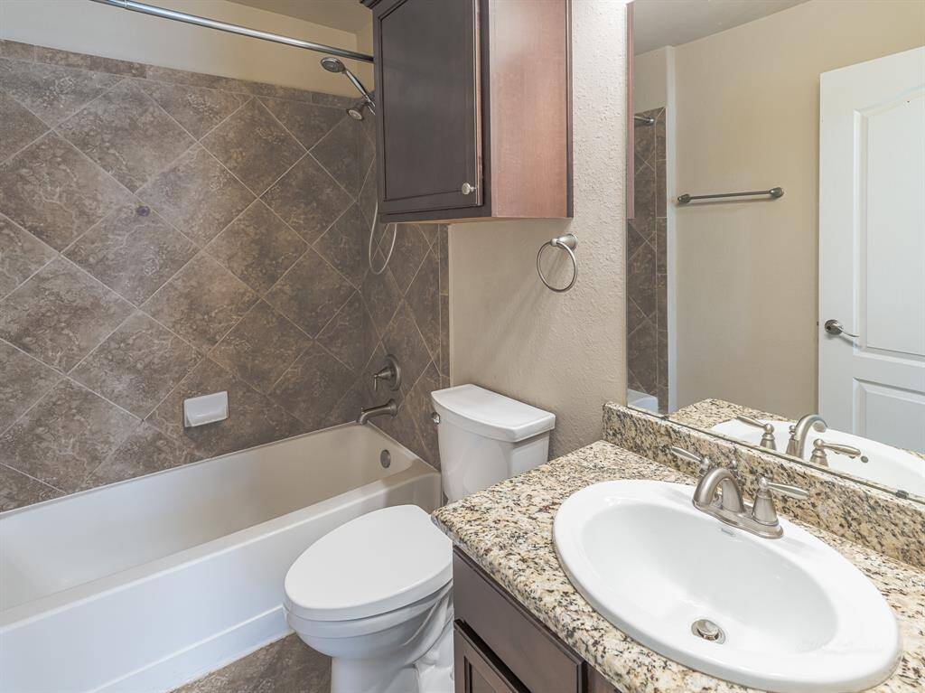 full bath inside bedroom 3 upstair