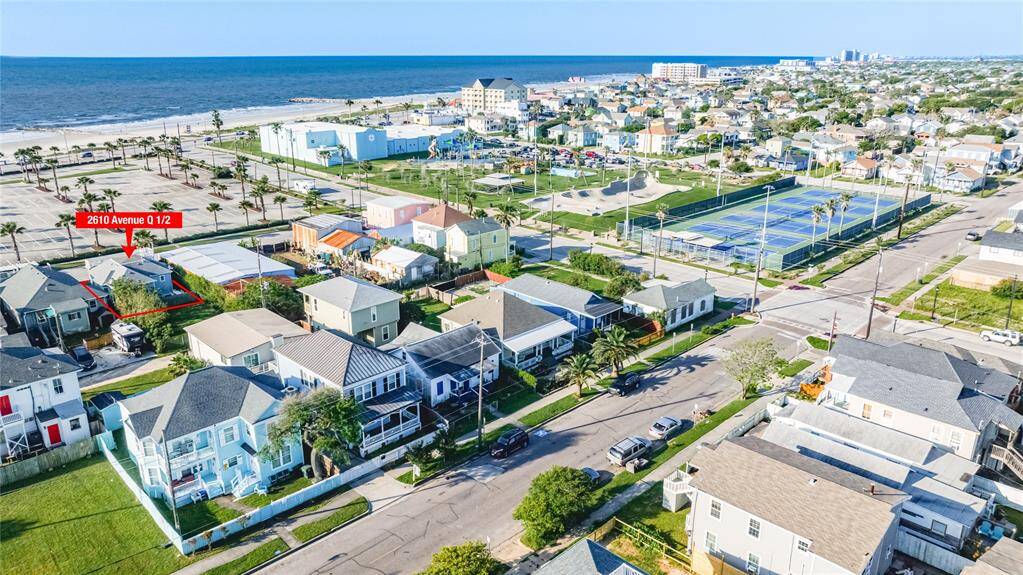 This location cannot be beat! Just steps away from the Gulf, Pleasure Pier and even Galveston's very own skate park.