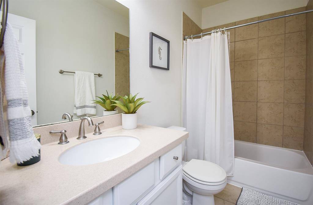 Another full bathroom caters to every creature comfort, too!