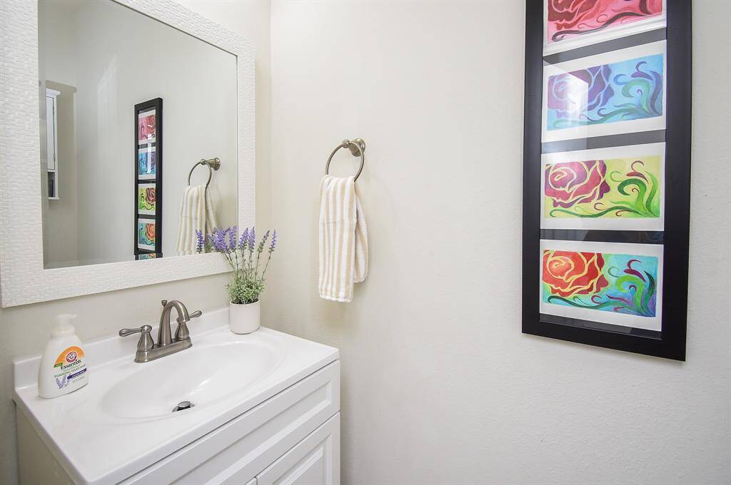 Even the half-bath has inviting personality!