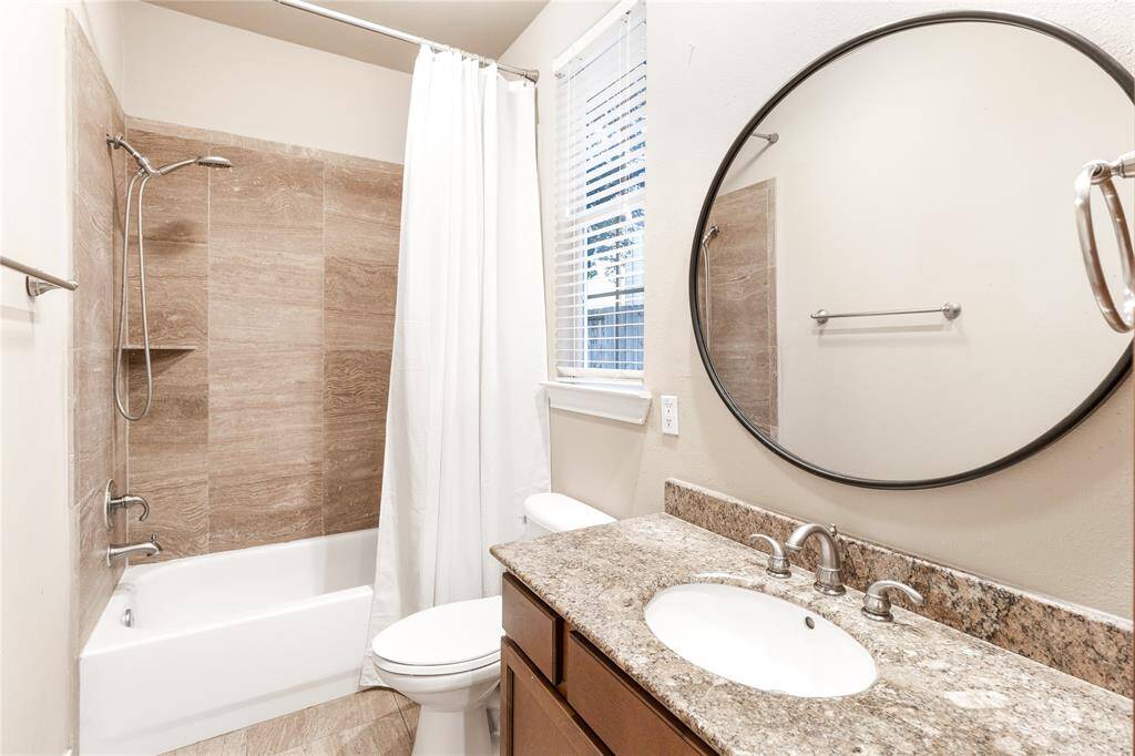 first floor bedroom en-suite bathroom