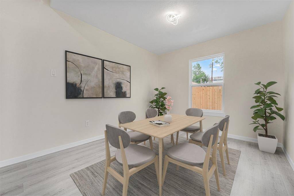 This breakfast nook is ready for you and your family to spend Sunday mornings  (VS)