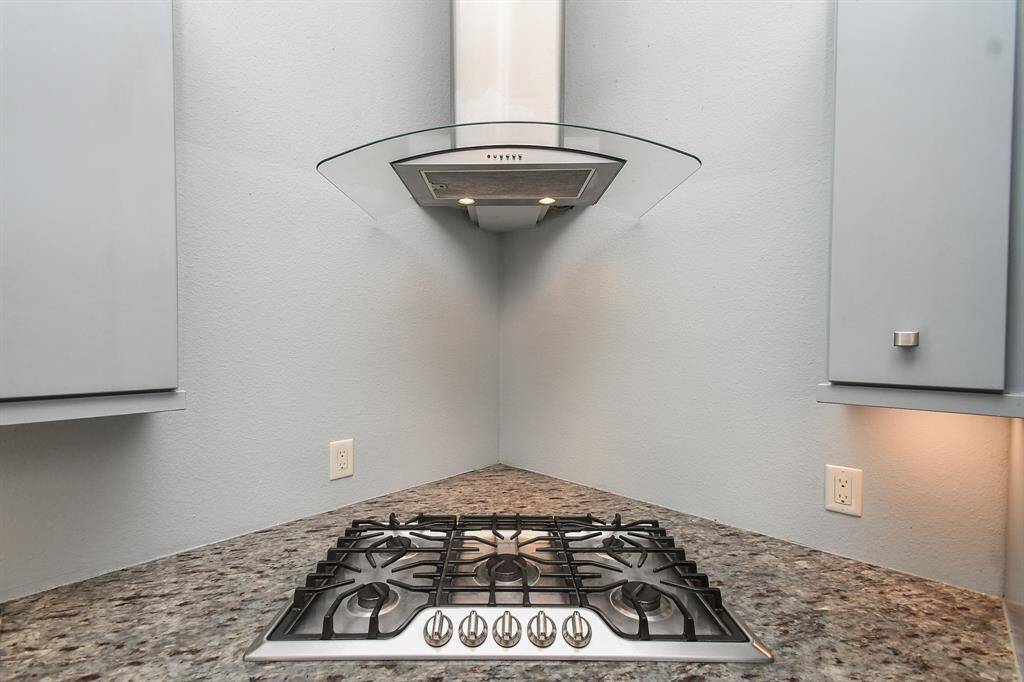 The chef will love cooking with gas and the extraordinary vent hood.