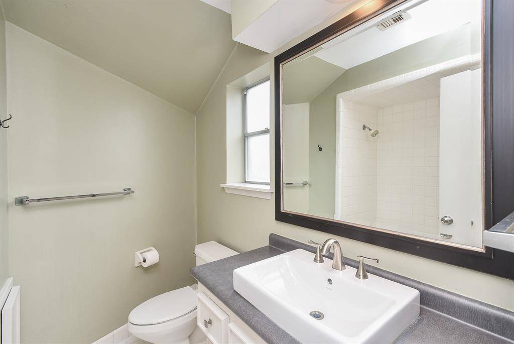 Upstairs bathroom *Photos are from prior listing, before the tenants moved in*.