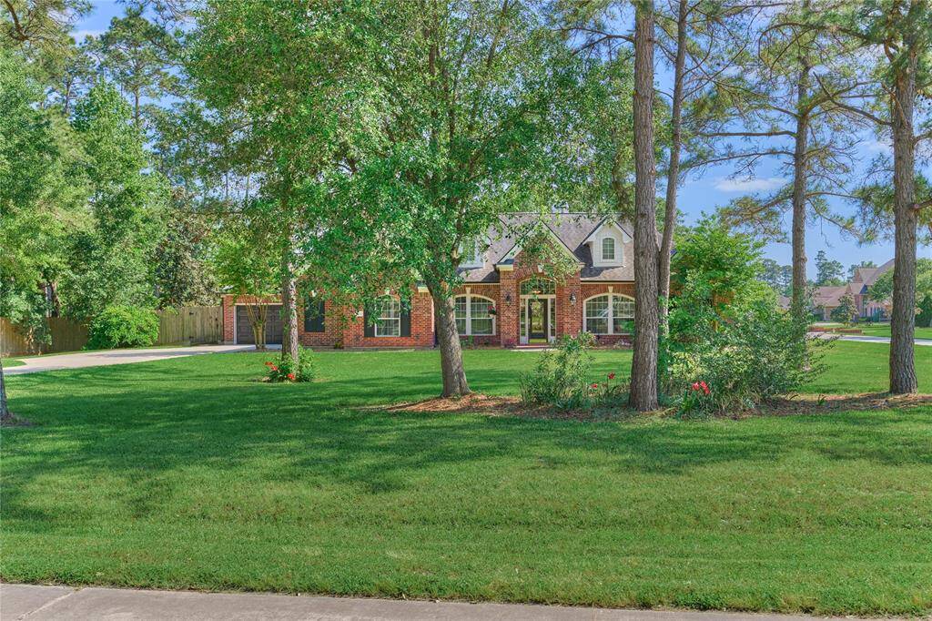 The new exterior paint adds to the value of this property.