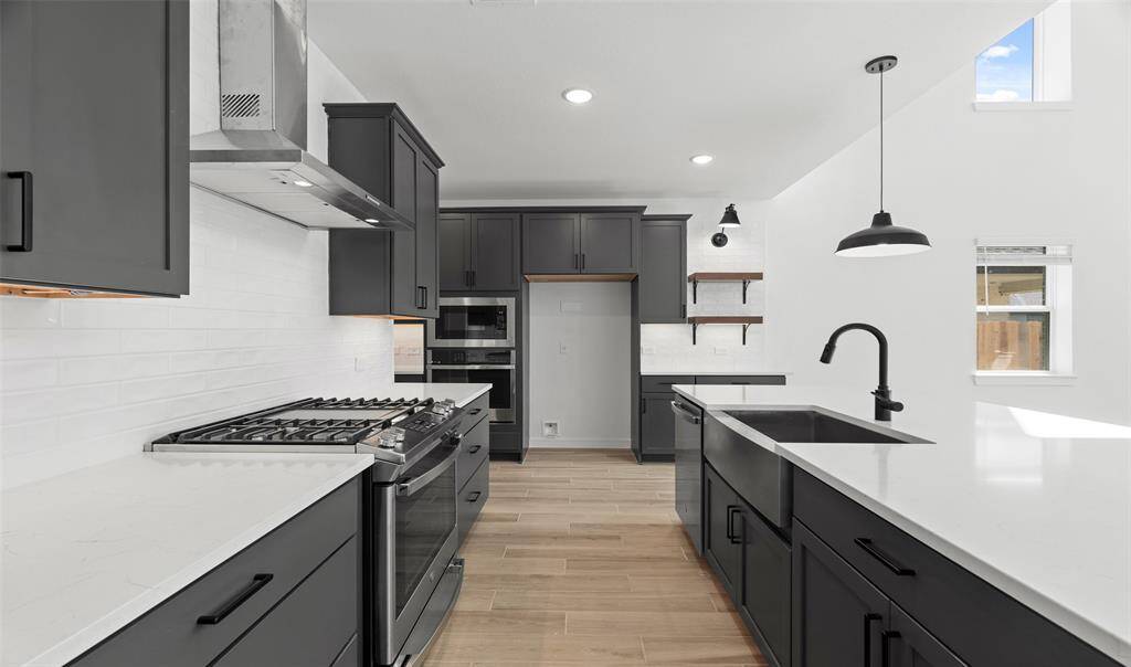 Stunning kitchen (*Photo not of actual home and used for illustration purposes only.)