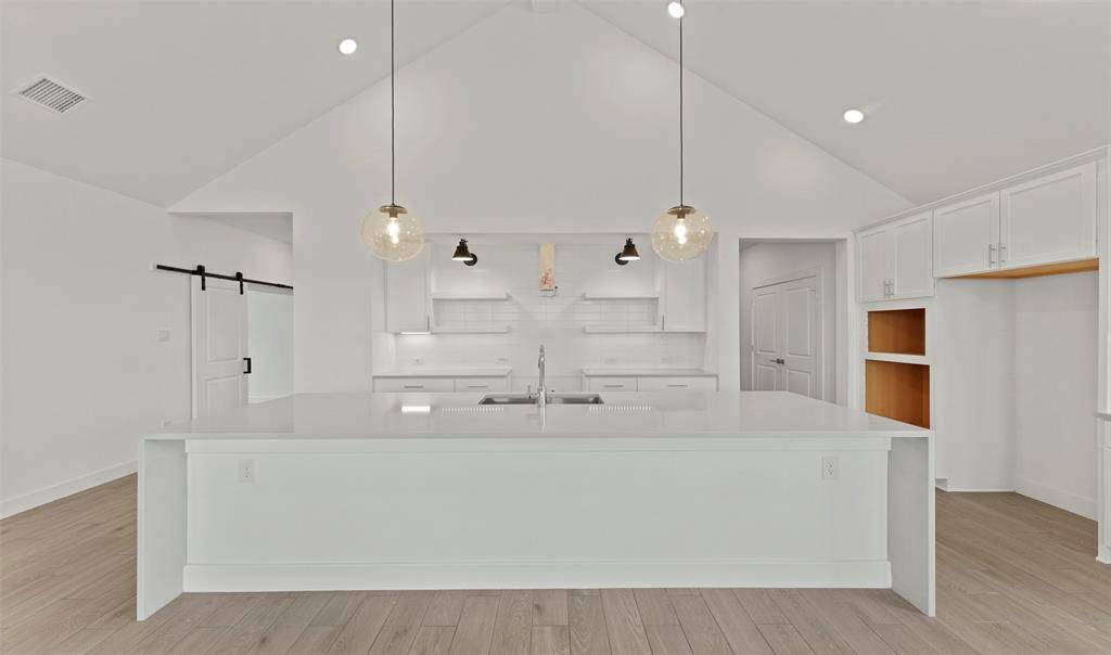 Lovely kitchen (*Photo not of actual home and used for illustration purposes only.)