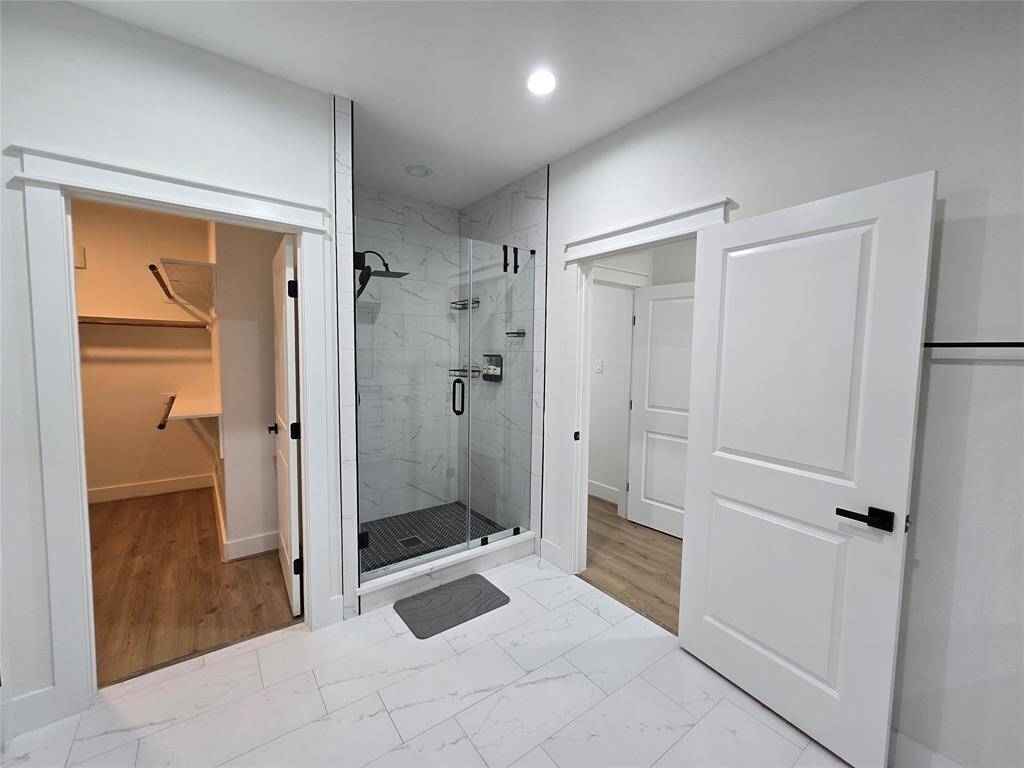 Primary shower