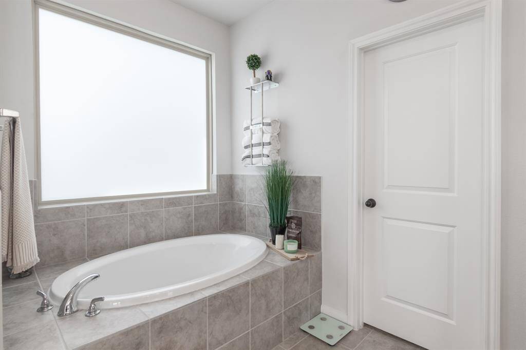Garden Tub with Tile Surround