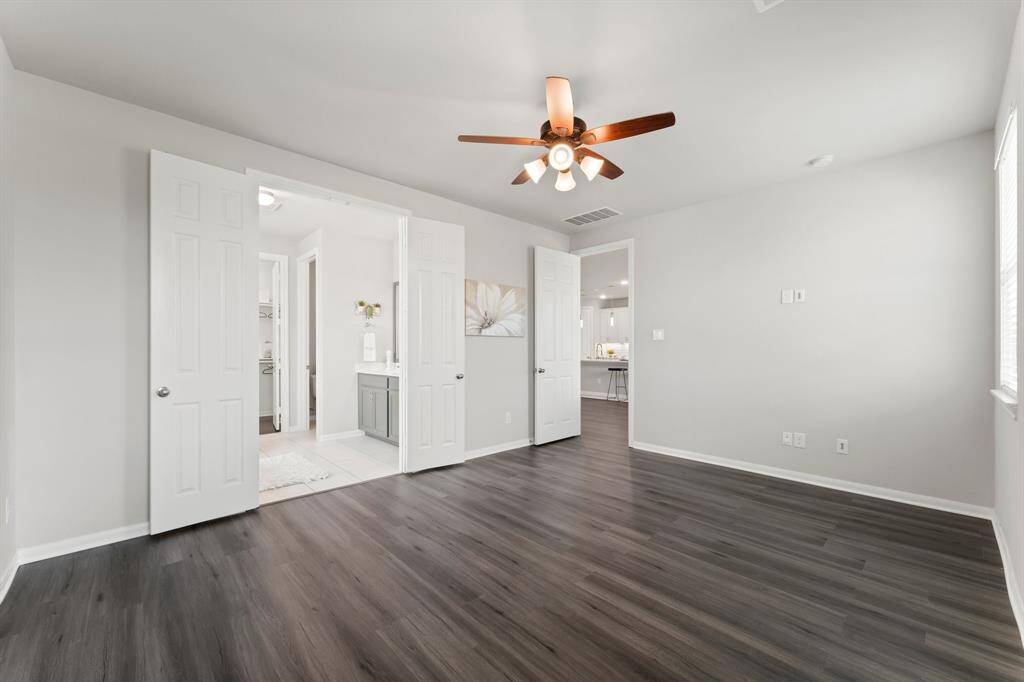 Large Primary Suite, , New LVP Flooring, Ceiling Fan, Neutral Colors