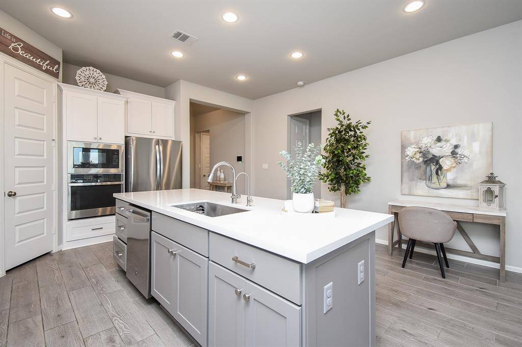 Beautiful Perry home with lots of upgrades!