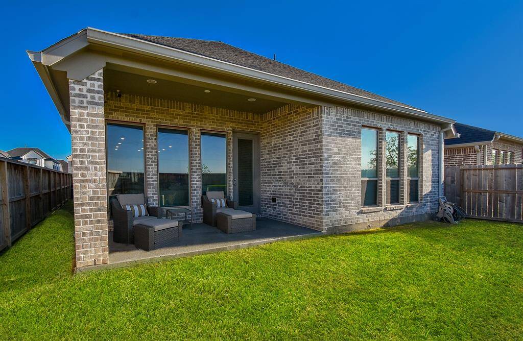 4 sides Brick and stone low maintenance home!