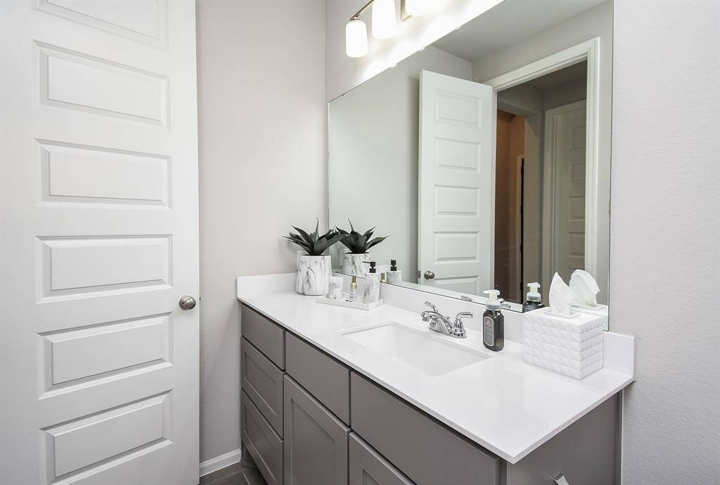 Guest bath off guest bedroom