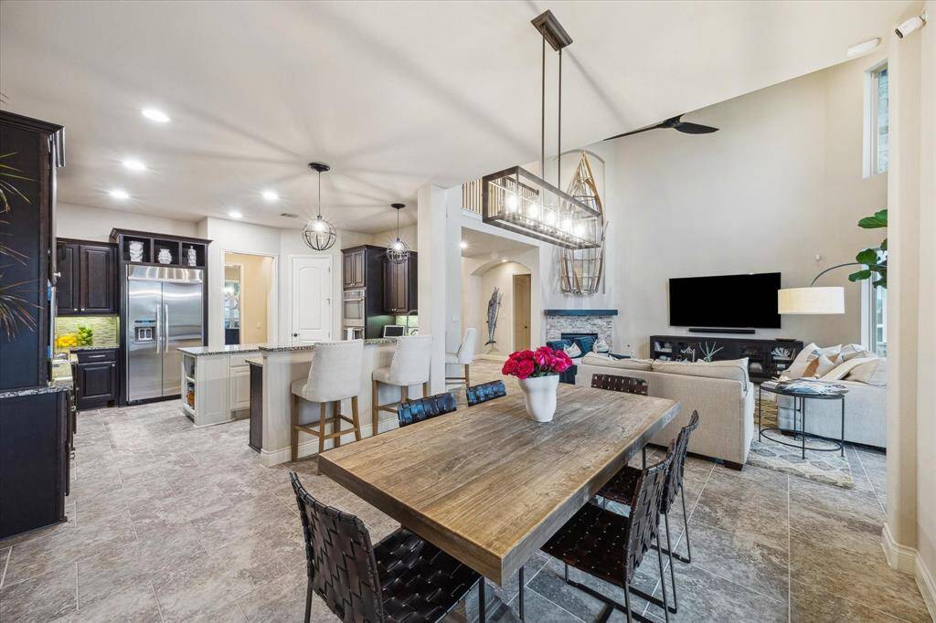 Breakfast room open to both the kitchen and living room for easy access all around