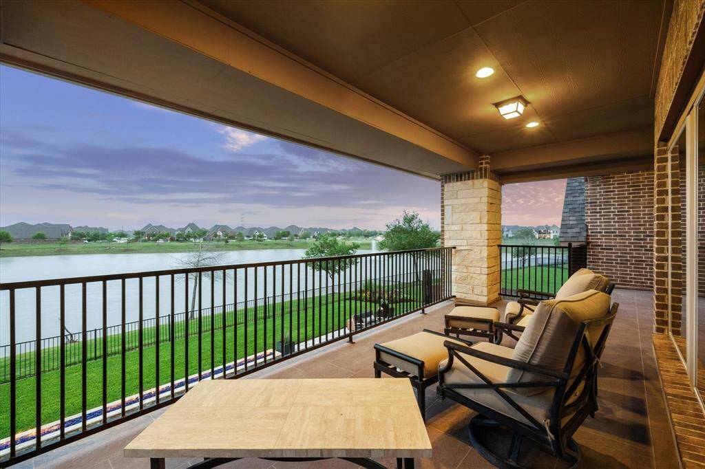 You can sit in the evening and watch the sun set over the lake