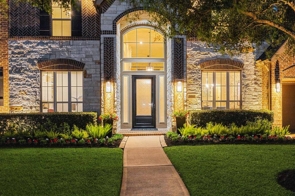 Beautiful landscaping in the front