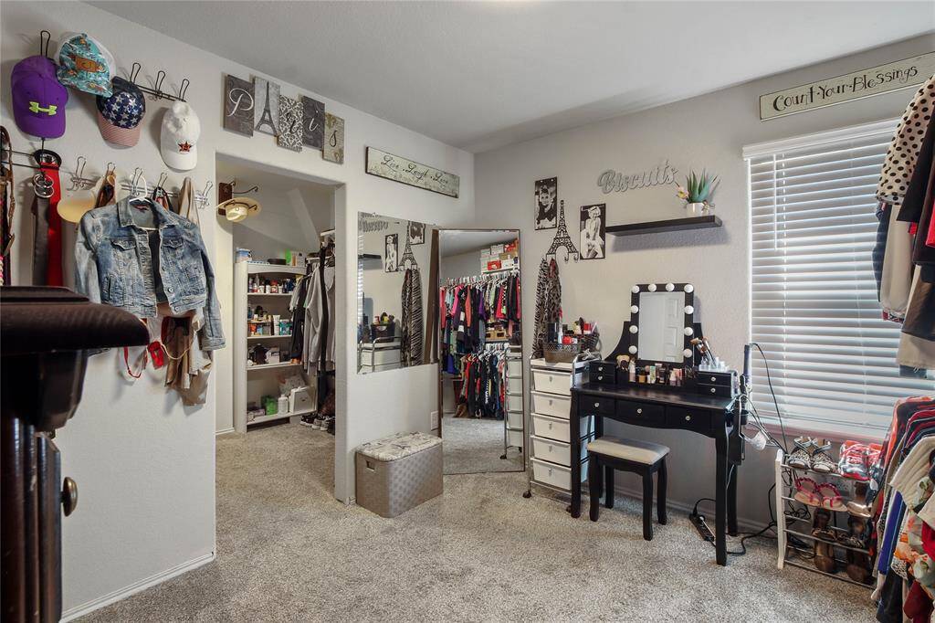 Bedroom 4 / Walk-in Closet / Extra Room