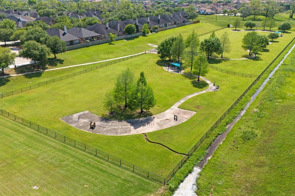The nearby parks are peaceful green escapes tucked throughout the community.