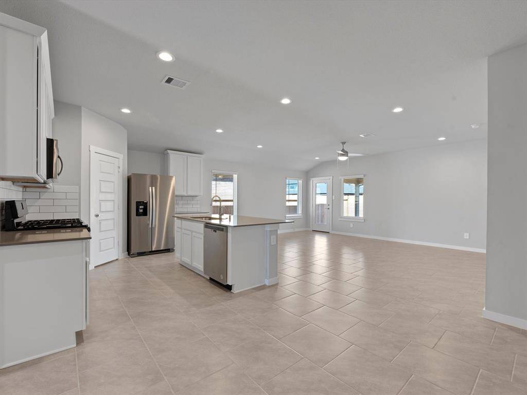 Open Concept, island kitchen