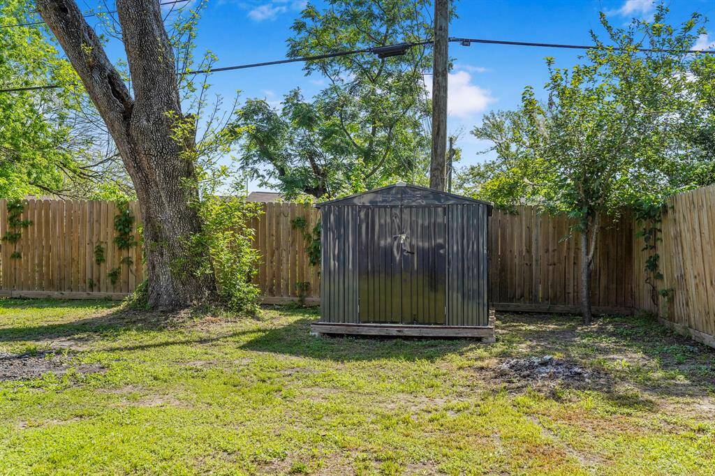 Storage shed