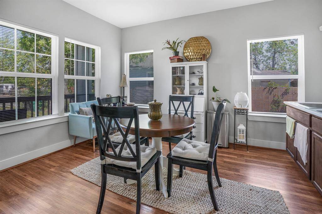 Light and bright dining/living area
