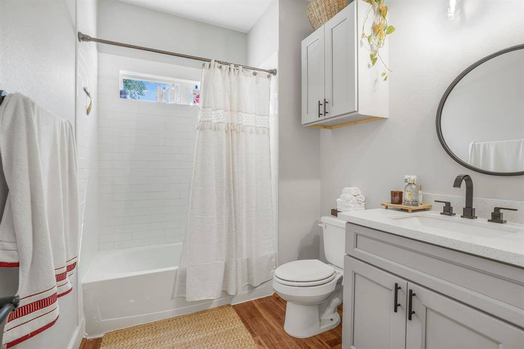 Soaking tub/shower combination